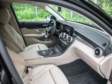 Mercedes-Benz GLC-класс 2021 года, 68 374 км - вид 15