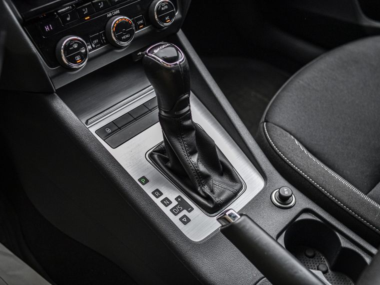 Skoda Octavia 2017 года, 152 500 км - вид 9