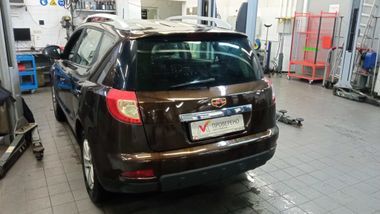 Geely Emgrand X7 2014 года, 178 000 км - вид 3