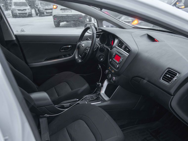 Kia Ceed 2015 года, 102 000 км - вид 11