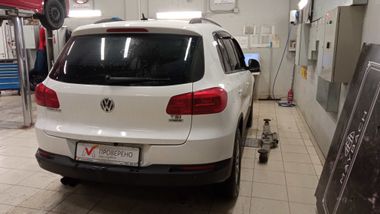 Volkswagen Tiguan 2015 года, 155 691 км - вид 3