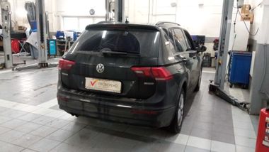 Volkswagen Tiguan 2020 года, 119 717 км - вид 3