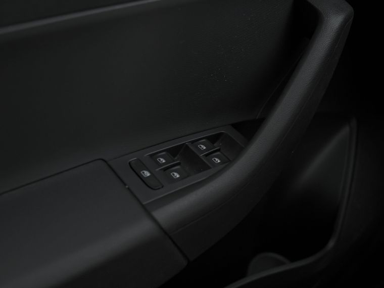 Skoda Rapid 2018 года, 130 400 км - вид 9