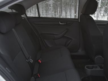 Skoda Rapid 2018 года, 130 400 км - вид 11