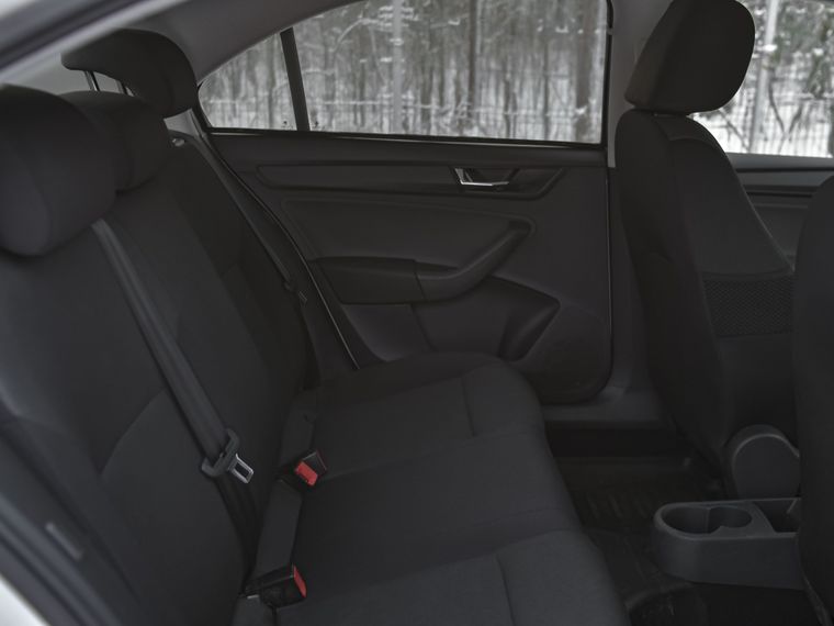Skoda Rapid 2018 года, 130 400 км - вид 11
