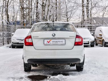 Skoda Rapid 2018 года, 130 400 км - вид 4