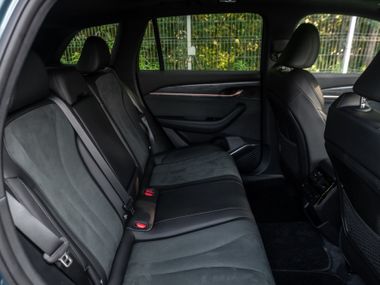 Синий Geely Monjaro 2023 года | VIN 17481668