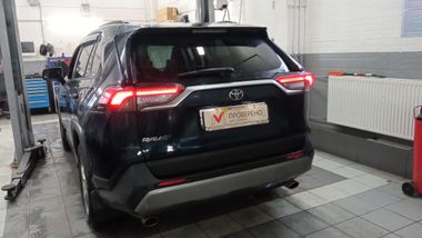 Toyota RAV4 2020 года, 130 000 км - вид 4