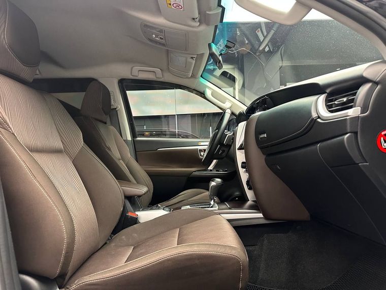 Toyota Fortuner 2019 года, 215 000 км - вид 17