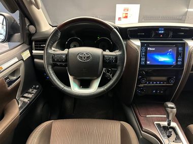 Toyota Fortuner 2019 года, 215 000 км - вид 10