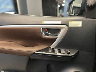 Toyota Fortuner 2019 года, 215 000 км - вид 23
