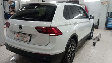 Volkswagen Tiguan 2021 года, 149 000 км - вид 3