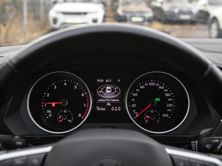 Volkswagen Tiguan 2021 года, 149 000 км - вид 5