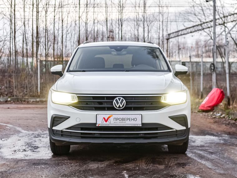 Volkswagen Tiguan 2021 года, 149 000 км - вид 3