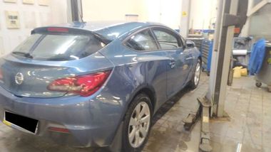 Opel Astra GTC 2013 года, 113 586 км - вид 3