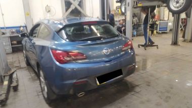 Opel Astra GTC 2013 года, 113 586 км - вид 4