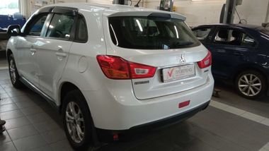 Mitsubishi ASX 2015 года, 89 489 км - вид 4