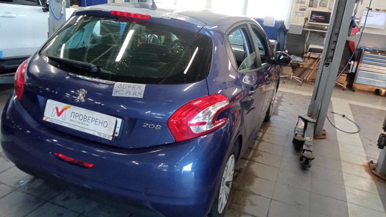 Peugeot 208 2013 года, 134 200 км - вид 3