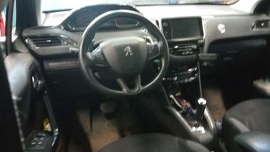 Peugeot 208 2013 года, 134 200 км - вид 5