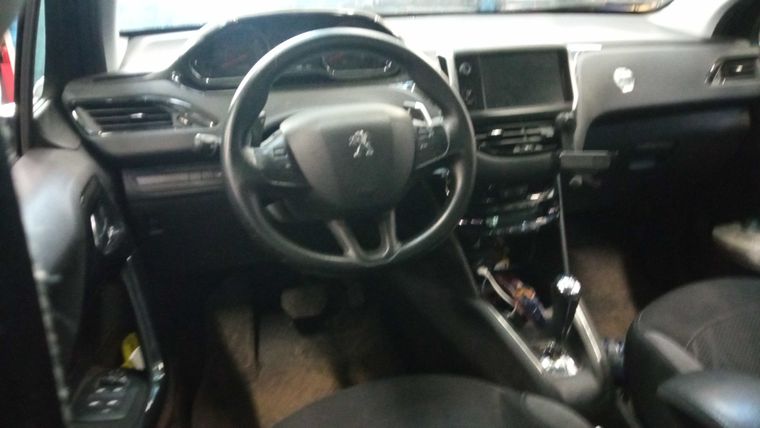 Peugeot 208 2013 года, 134 200 км - вид 5