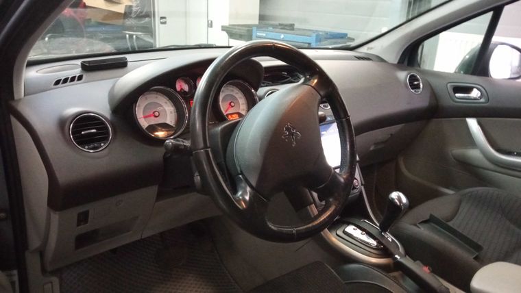 Peugeot 308 2008 года, 204 468 км - вид 5