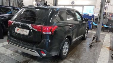Mitsubishi Outlander 2018 года, 222 061 км - вид 3