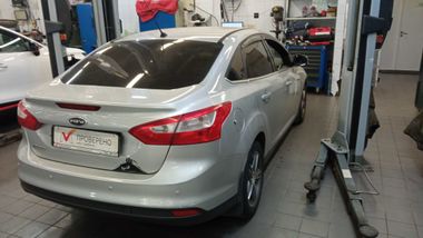 Ford Focus 2012 года, 177 998 км - вид 4