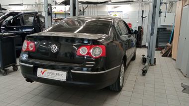 Volkswagen Passat 2008 года, 142 904 км - вид 3