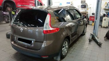 Renault Grand Scenic 2011 года, 285 824 км - вид 3