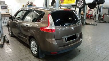 Renault Grand Scenic 2011 года, 285 824 км - вид 4