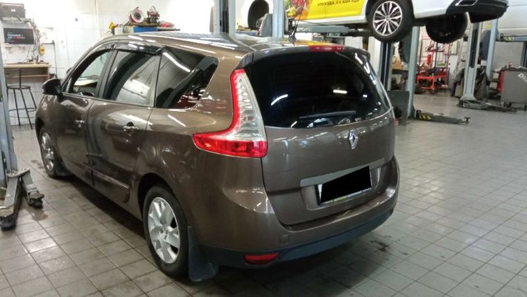 Renault Grand Scenic 2011 года, 285 824 км - вид 4