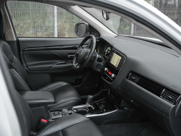 Mitsubishi Outlander 2020 года, 194 309 км - вид 14