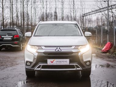 Mitsubishi Outlander 2020 года, 194 309 км - вид 3