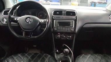 Volkswagen Polo 2017 года, 100 000 км - вид 5