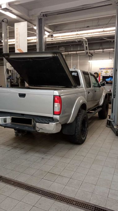 Nissan NP300 2011 года, 218 477 км - вид 3