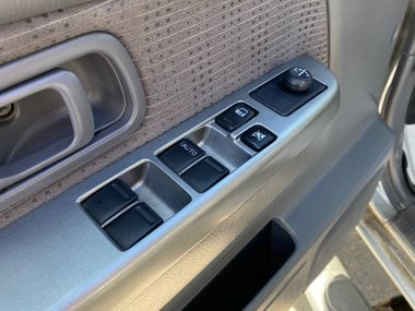Nissan NP300 2011 года, 218 477 км - вид 13