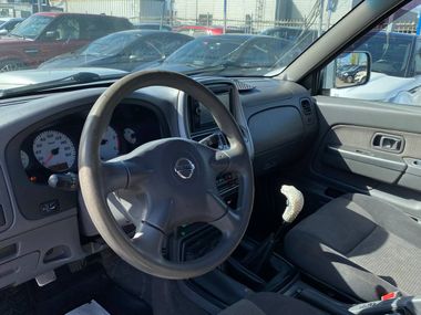 Nissan NP300 2011 года, 218 477 км - вид 9