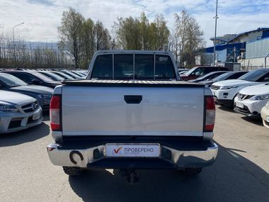 Nissan NP300 2011 года, 218 477 км - вид 5