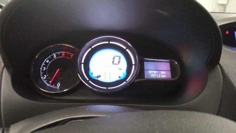 Renault Fluence 2013 года, 87 164 км - вид 13