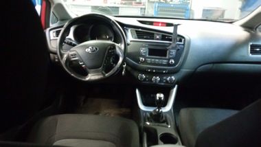 KIA Ceed 2016 года, 218 453 км - вид 4