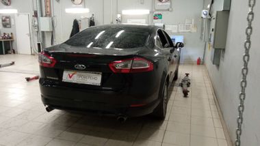 Ford Mondeo 2013 года, 150 048 км - вид 3