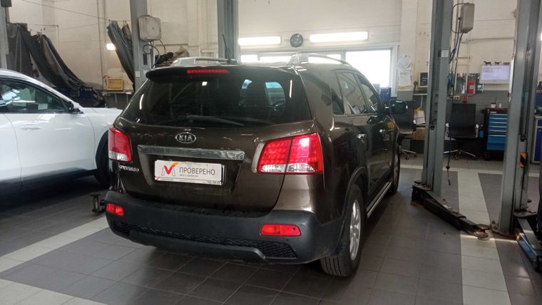 KIA Sorento 2010 года, 240 048 км - вид 3
