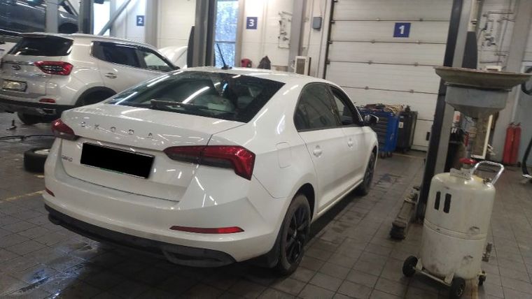 Skoda Rapid 2020 года, 47 000 км - вид 3