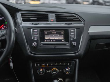 Volkswagen Tiguan 2017 года, 231 886 км - вид 6