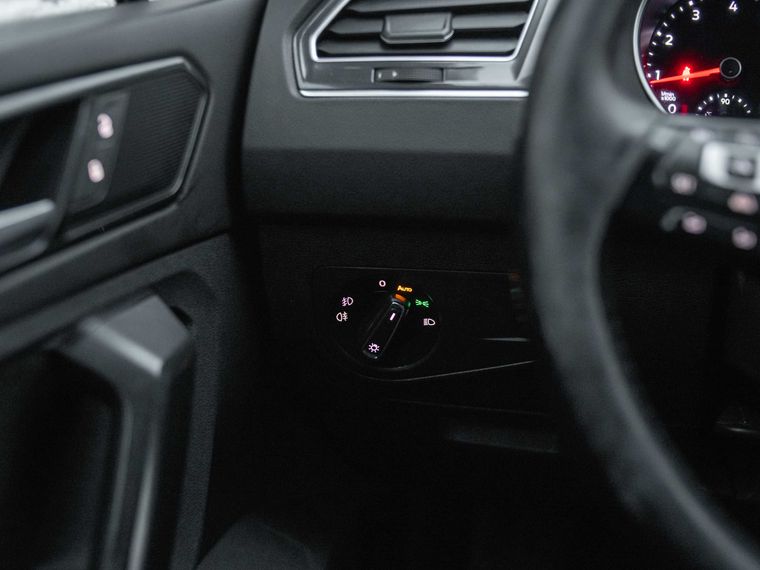 Volkswagen Tiguan 2017 года, 231 886 км - вид 9