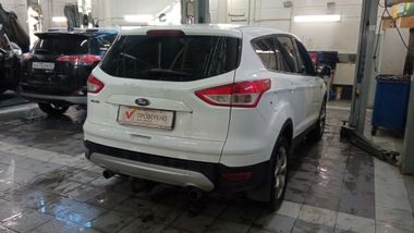 Ford Kuga 2014 года, 151 055 км - вид 3