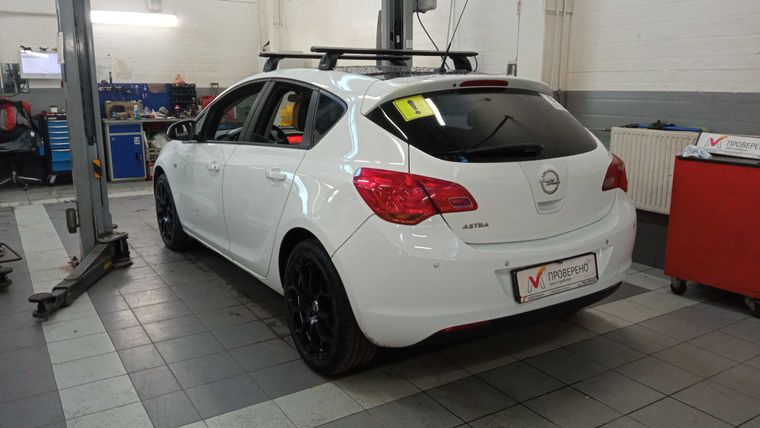 Opel Astra 2012 года, 143 308 км - вид 4