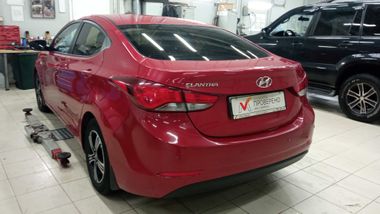 Hyundai Elantra 2014 года, 184 000 км - вид 3