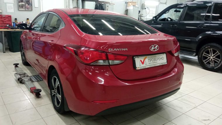 Hyundai Elantra 2014 года, 184 000 км - вид 3