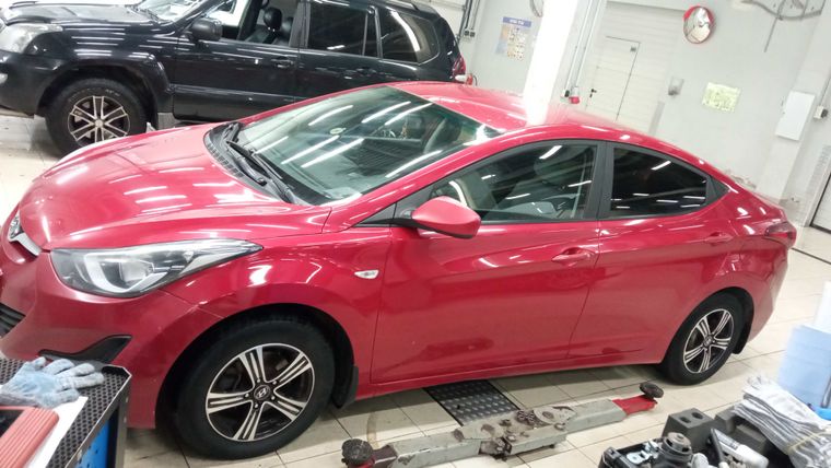 Hyundai Elantra 2014 года, 184 000 км - вид 4